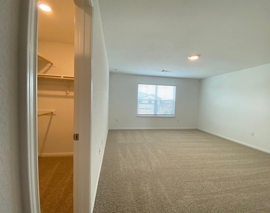 100 Calla Ln - Photo Thumbnail 11