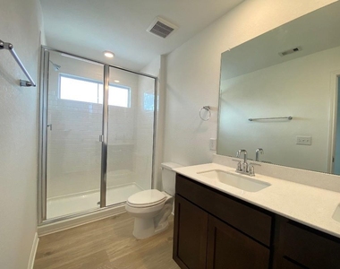 100 Calla Ln - Photo Thumbnail 7