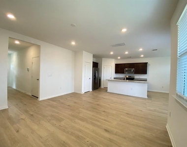 100 Calla Ln - Photo Thumbnail 10
