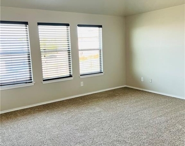 1542 Haynie Bnd - Photo Thumbnail 8