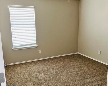 1542 Haynie Bnd - Photo Thumbnail 5