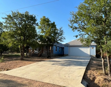 111 E Hickory Dr - Photo Thumbnail 1