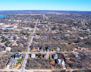 111 E Hickory Dr - Photo Thumbnail 4