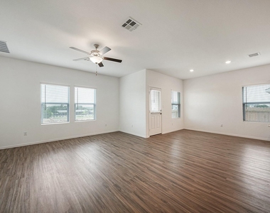932 Mallow Rd - Photo Thumbnail 21