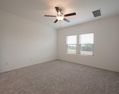 932 Mallow Rd - Photo Thumbnail 13