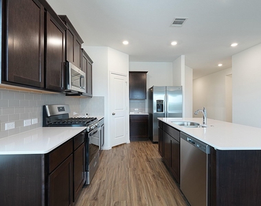 932 Mallow Rd - Photo Thumbnail 18