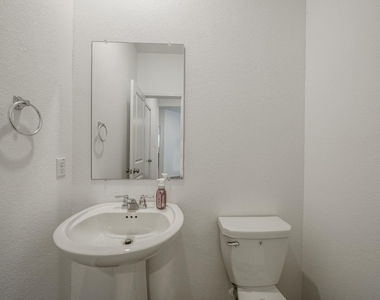 932 Mallow Rd - Photo Thumbnail 11