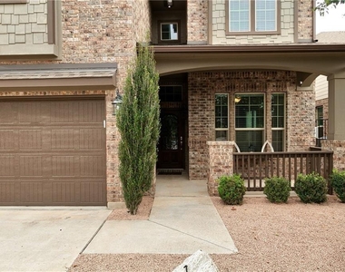 104 Auburn Cv - Photo Thumbnail 2
