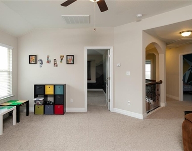 104 Auburn Cv - Photo Thumbnail 25