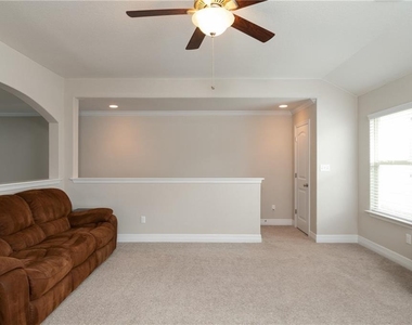 104 Auburn Cv - Photo Thumbnail 24