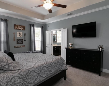 104 Auburn Cv - Photo Thumbnail 19