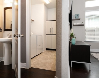 104 Auburn Cv - Photo Thumbnail 17