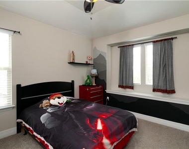 104 Auburn Cv - Photo Thumbnail 27