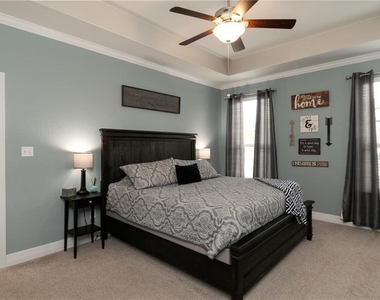104 Auburn Cv - Photo Thumbnail 20
