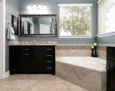 104 Auburn Cv - Photo Thumbnail 22