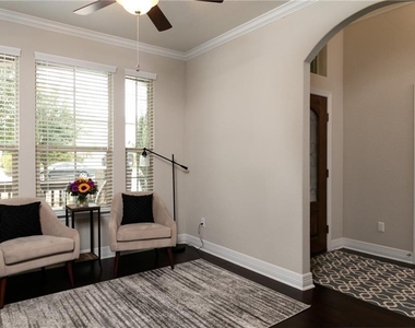 104 Auburn Cv - Photo Thumbnail 6