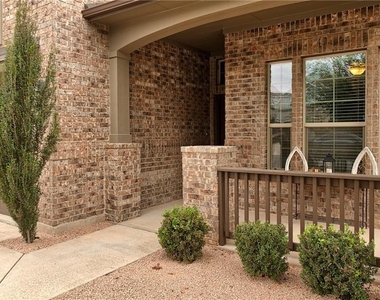 104 Auburn Cv - Photo Thumbnail 3
