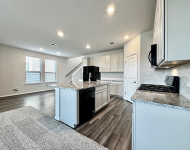 5701 Pleasanton Pkwy - Photo Thumbnail 3