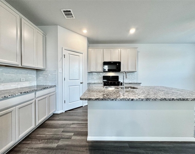 5701 Pleasanton Pkwy - Photo Thumbnail 8