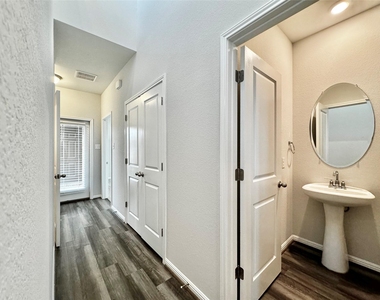 5701 Pleasanton Pkwy - Photo Thumbnail 13