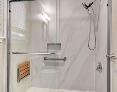 6810 Deatonhill Dr - Photo Thumbnail 14