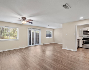 6810 Deatonhill Dr - Photo Thumbnail 5