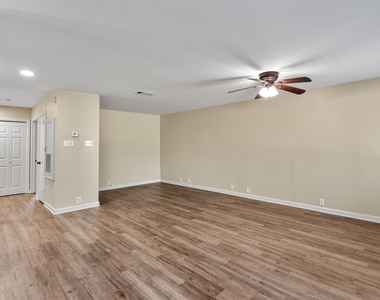6810 Deatonhill Dr - Photo Thumbnail 4