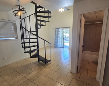 1840 Burton Dr - Photo Thumbnail 4