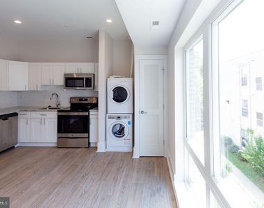 1904 Irving Street Ne - Photo Thumbnail 3