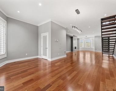 2421 1st Street Nw - Photo Thumbnail 7