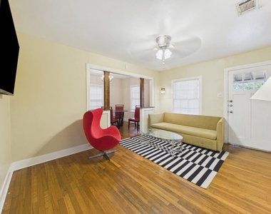 5204 Duval St - Photo Thumbnail 3