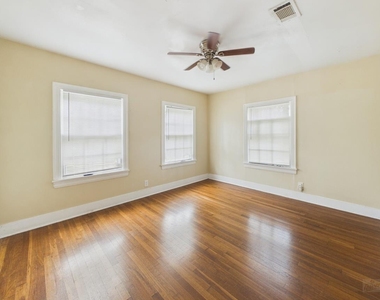 5204 Duval St - Photo Thumbnail 9