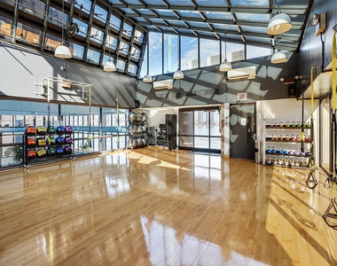 30 Waterside Plaza - Photo Thumbnail 8