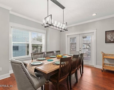 137 S 6th Avenue - Photo Thumbnail 5