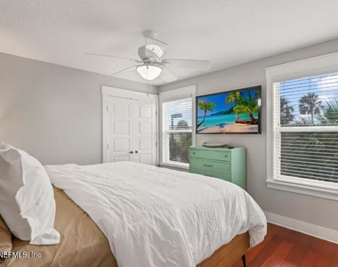 137 S 6th Avenue - Photo Thumbnail 12