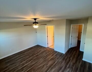 7067 Emsley Circle - Photo Thumbnail 7