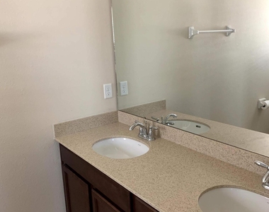 7067 Emsley Circle - Photo Thumbnail 12