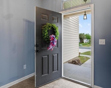 45047 Amhurst Oaks Drive - Photo Thumbnail 4