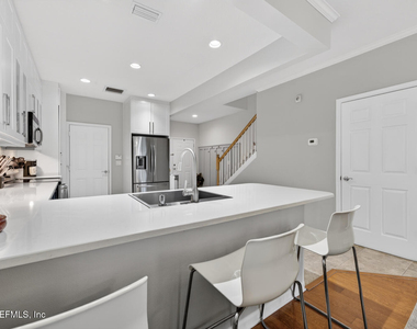 4166 Highwood Drive - Photo Thumbnail 7