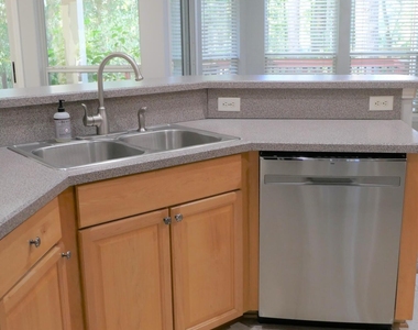 2359 Huckins Court - Photo Thumbnail 11