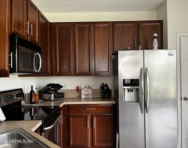 7180 Stonelion Circle - Photo Thumbnail 4