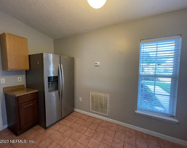 10538 Lantana Lakes Drive N - Photo Thumbnail 4