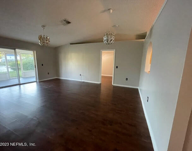 10538 Lantana Lakes Drive N - Photo Thumbnail 8
