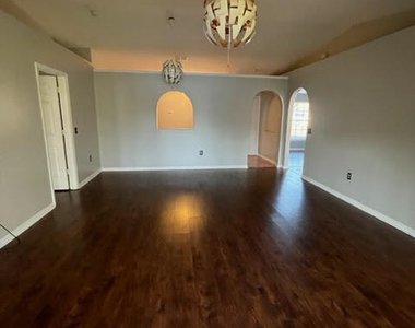 10538 Lantana Lakes Drive N - Photo Thumbnail 6