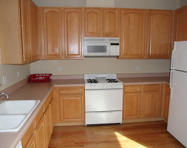 2226 Daybreak Drive - Photo Thumbnail 4