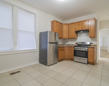 1141 S Francisco Avenue - Photo Thumbnail 9