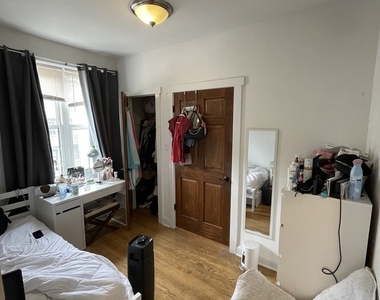 3722 N Sheffield Avenue - Photo Thumbnail 8