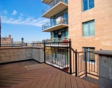 918 W Van Buren Street - Photo Thumbnail 15