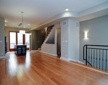918 W Van Buren Street - Photo Thumbnail 3
