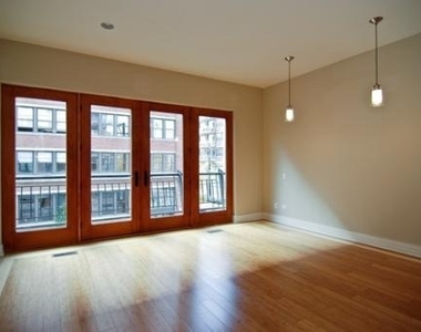 918 W Van Buren Street - Photo Thumbnail 11